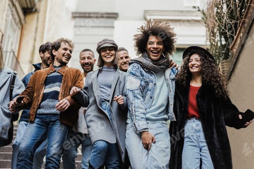 Preview: Happy diverse friends having fun around the city - Focus on right girl face