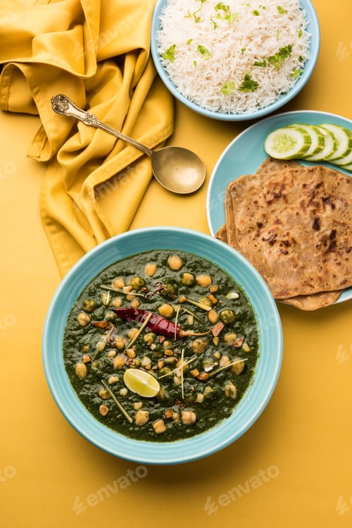 Preview: Chickpea Spinach Curry or Palak Chole Sabzi, Indian food
