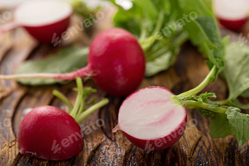 Preview: Cooking with radishes