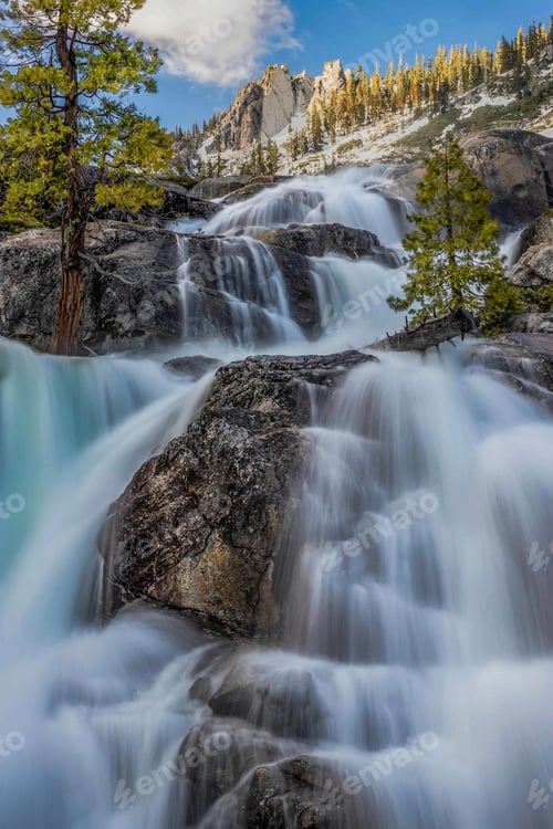Preview: Gorgeous Waterfall in Baltistan
