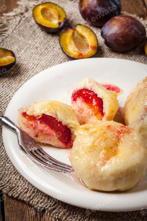 Preview: Sweet plum dumplings.