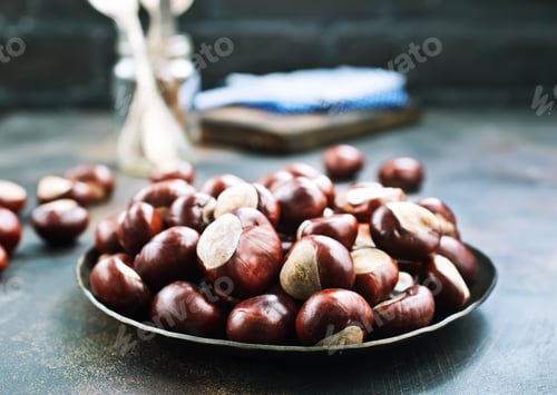 Preview: raw chesnuts