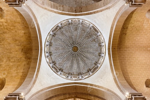 Preview: Zamora romanesque cathedral and byzantine dome interior. Castilla León, Spain