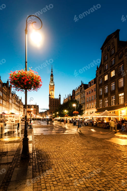 Preview: Poland, Gdansk, old town, Green Gate and Main Town Hall at night