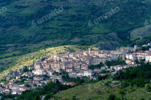 Preview: Barrea, old village in Abruzzi, Italy