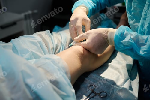 Preview: Surgeon making anaesthesia injection