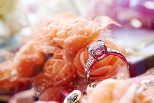 Preview: Close-up view of a diamond ring