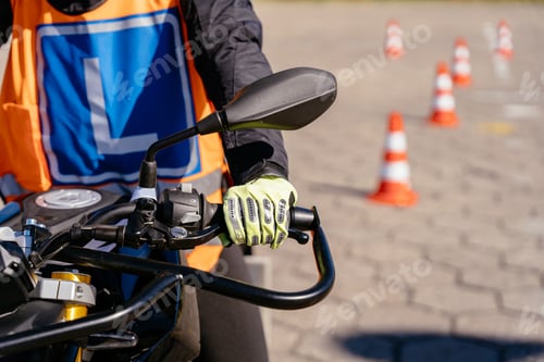 Preview: Riding between cones, lesson in motorcycle school
