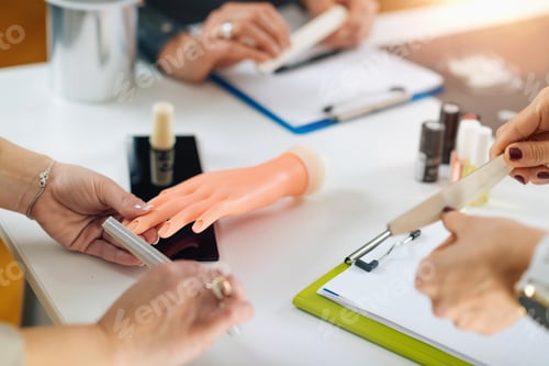 Preview: Cosmetology eduction dsc8867a