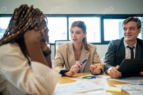 Preview: Multi ethnic business people