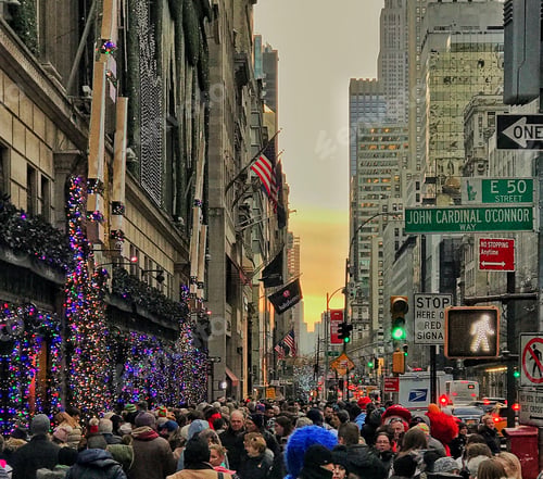 Preview: Crowds
Christmas shopping in NYC
Going places to shop
Nominated🙏