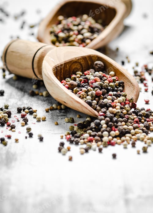 Preview: Peppercorn on rustic background.