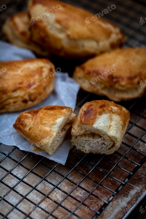 Preview: Bakery made of flaky dough