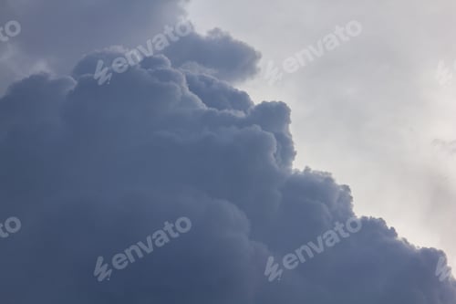 Preview: Clouds of rain on the sky