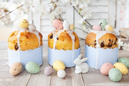 Preview: Little panettone cakes with Easter eggs
