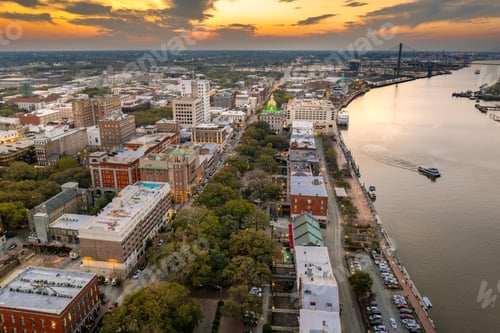 Preview: Waterfront River Street in Savannah, Georgia.