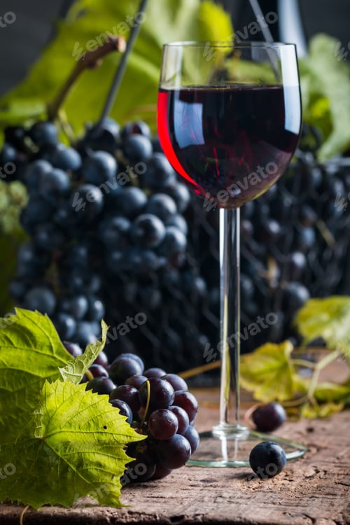 Preview: Red wine and grapes