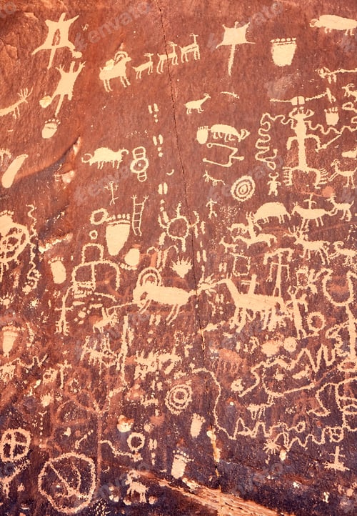 Preview: Petroglyphs on Newspaper Rock in Canyonlands National Park, Utah, USA
