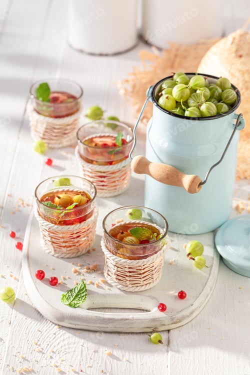 Preview: Healthy lemonade with crushed ice and berries.