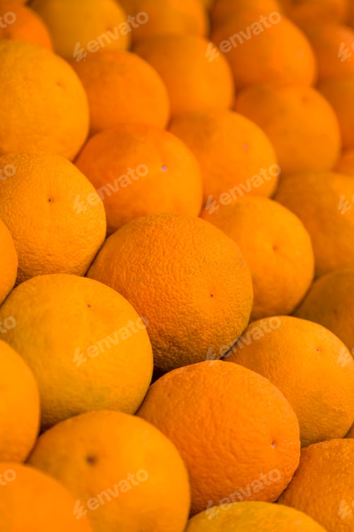 Preview: Oranges on the market