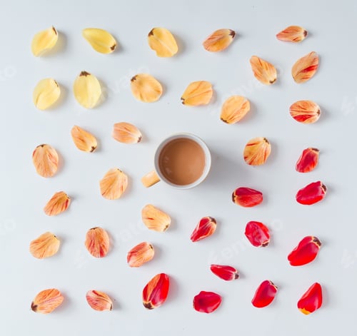 Preview: Floral Petals Pattern with Coffee Cup Flatlay