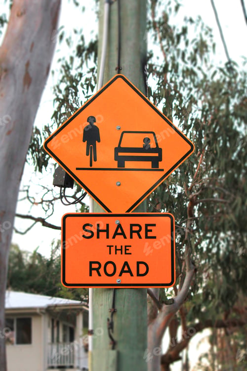 Preview: Road safety sign indicating vehicles are to share the road with cyclists