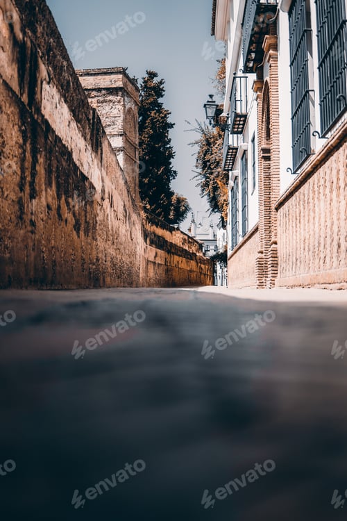 Preview: Vertical shot of Calle Agua street in Seville