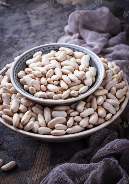 Preview: White beans in bowl