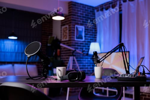 Preview: Nobody in living room used to record livestream show