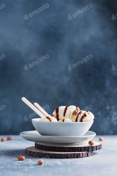 Preview: Ice cream with candy peanut