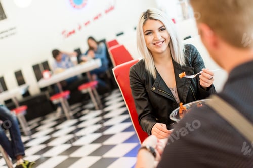 Preview: Woman in the diner