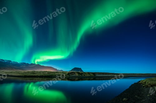 Preview: Aurora Borealis above Grundarfjordur, Mt. Kikjufell in centre, Snaefellsnes, Iceland