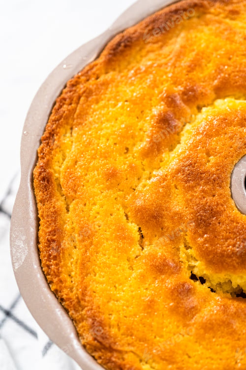 Preview: Lemon blueberry bundt cake with powdered sugar dusting