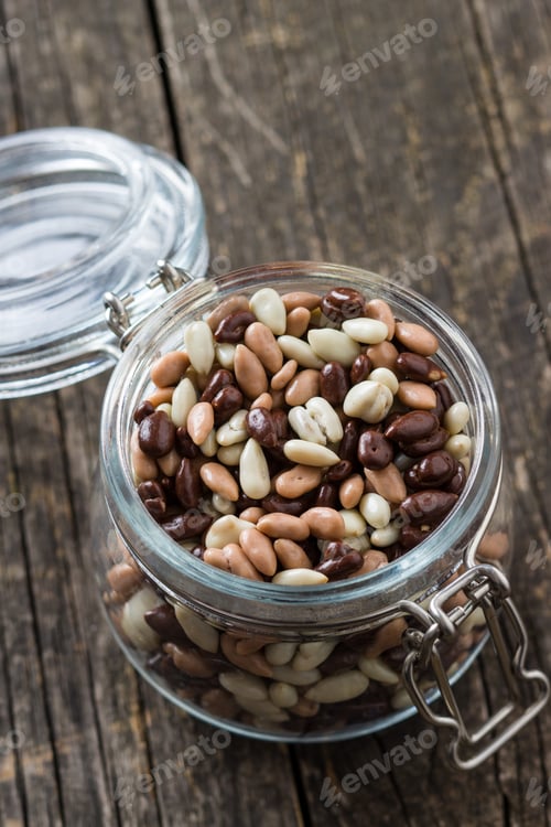 Preview: Chocolate covered sunflower seeds