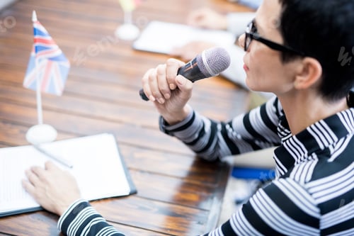 Preview: Speaker at business conference