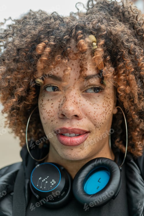 Preview: Close up shot of woman with freckles