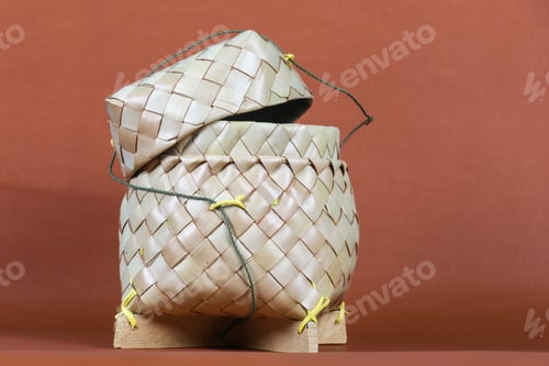 Preview: sticky rice basket
Place on wooden table with copy space