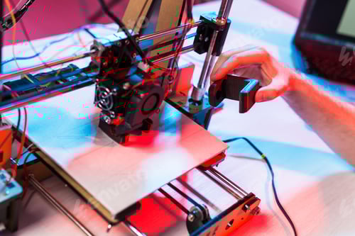 Preview: Man student makes the item on the 3D printer