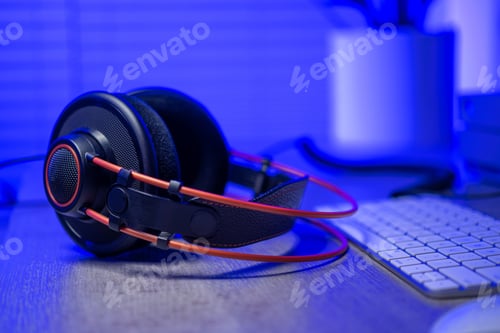 Preview: Professional Quality Audio Headphones on a Desk