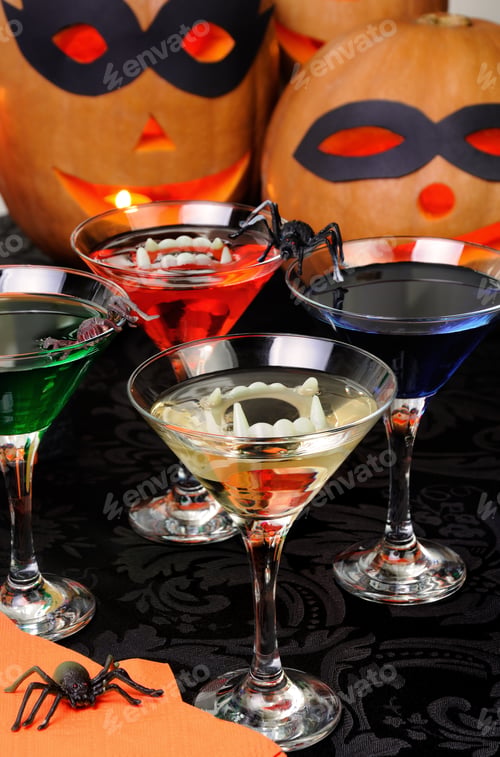 Preview: Drinks on the table in honor of Halloween