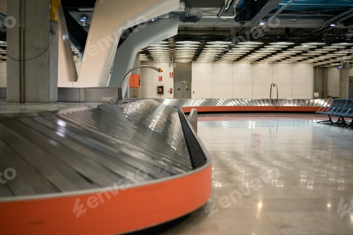 Vista previa: Empty conveyor luggage airport belt