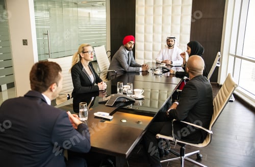 Preview: Business team in Dubai