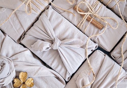 Preview: Wrapped gift box with linen fabric. Zero waste package with natural cord.