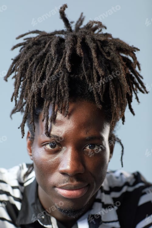 Preview: Guy with stylish hairstyle portrait