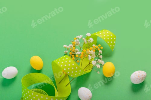 Preview: Minimalistic easter floral green background