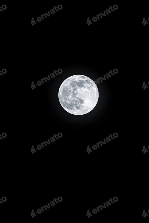 Preview: Full worm moon from Madrid on March 28