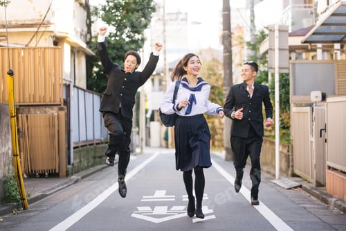 Preview: Japanese students meeting outdoors