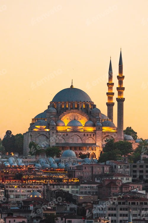 Preview: Suleymaniye Mosque in Istanbul at sunset.