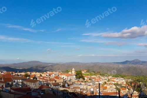 Preview: Beautiful panorama over the cityscape