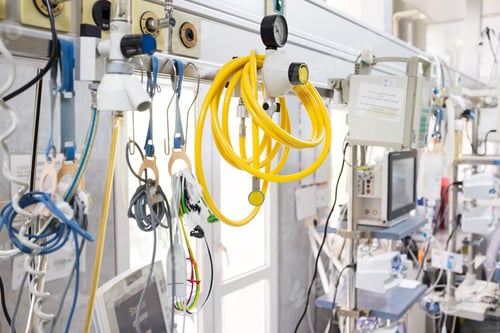 Preview: Hospital ward with respirators